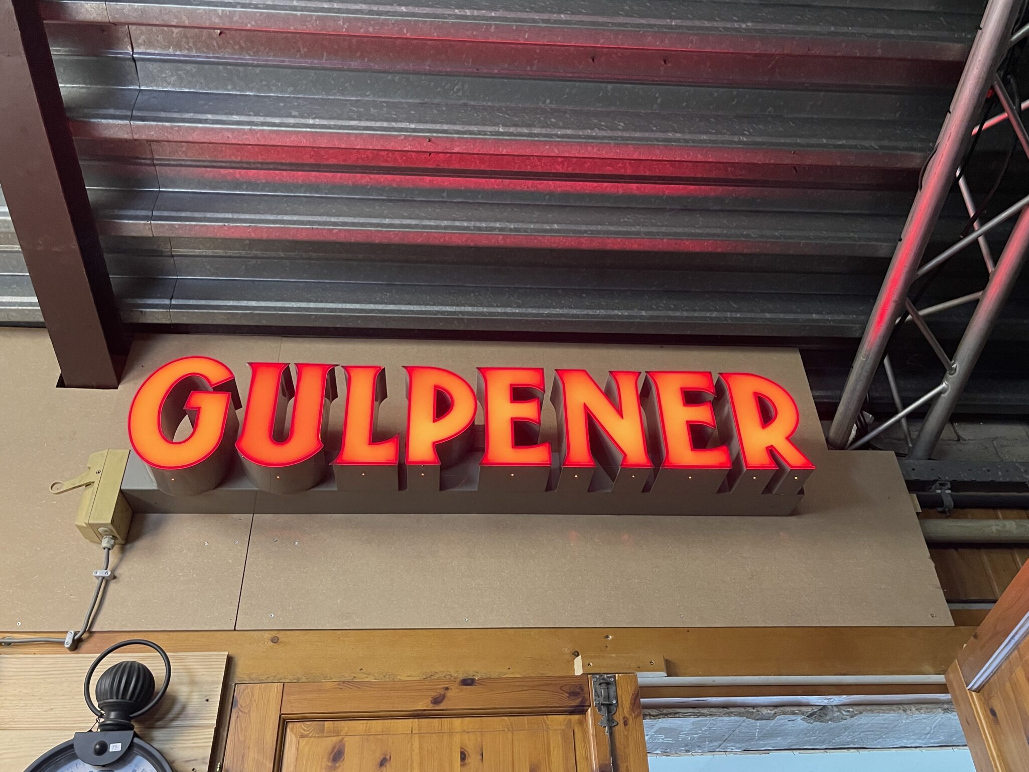 Bier Leuchtreklame Gulpener